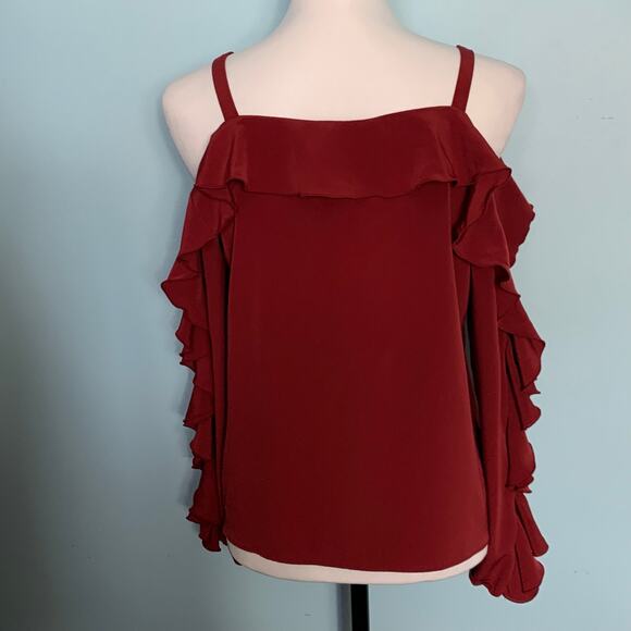 H&M Burgundy Ruffle Cold Shoulder Top Size 4 - Picture 4 of 9